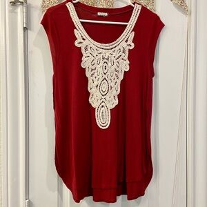 Eyeshadow high low crochet front top - M
